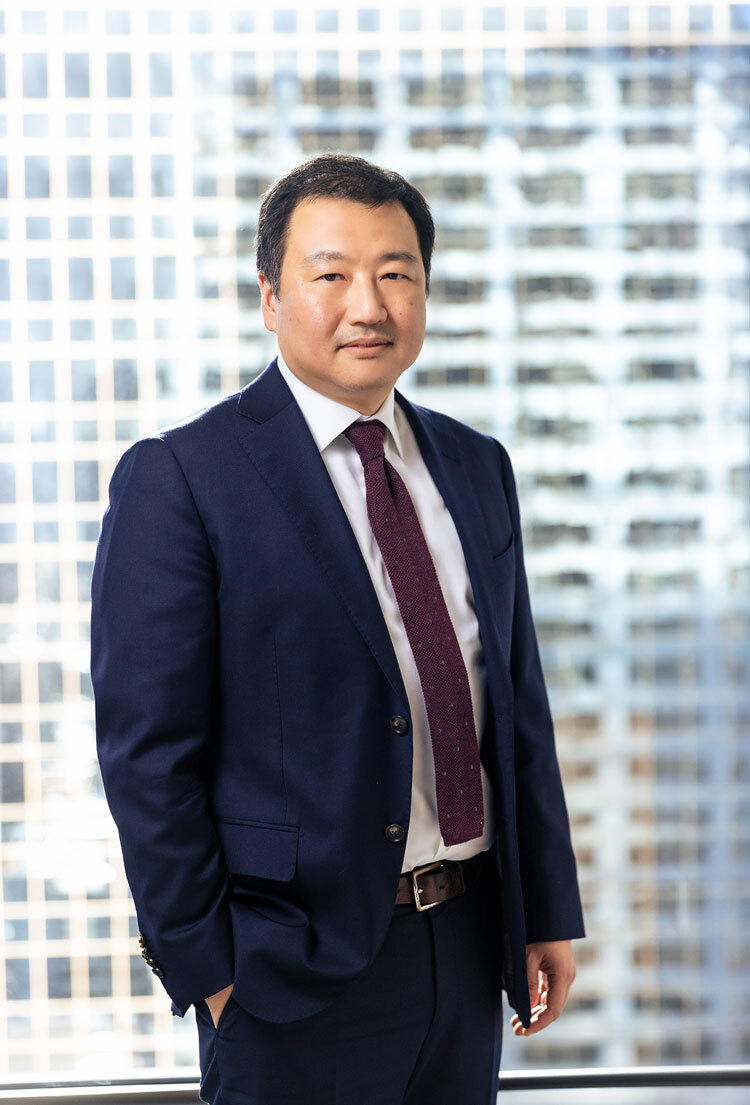 Portrait of Peter Kim, director with Kalos with 12+ years of experience.